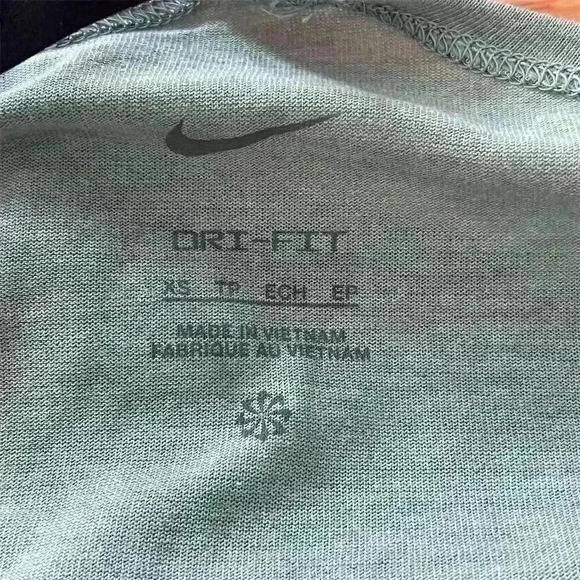 Nike Women's XS Gray Dri-FIT Racerback Tank Top Casual Summer Wear - Picture 5 of 7